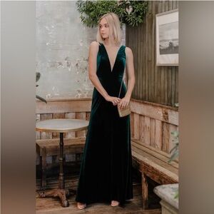 Jenny Yoo Woman’s Forest Green Velvet Logan Mesh V Neck Maxi Formal Gown Dress